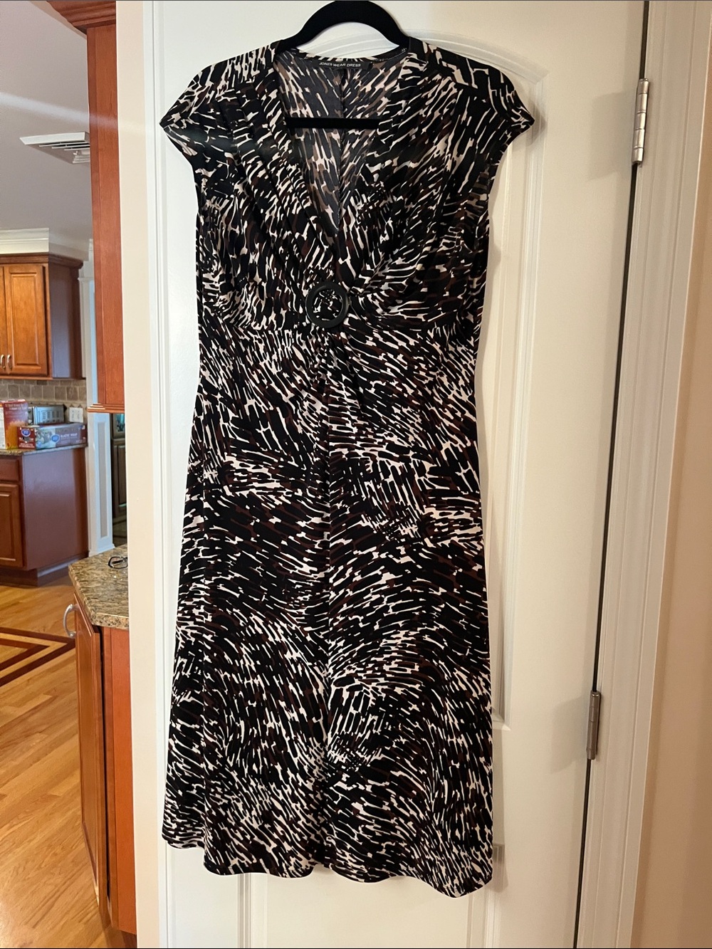 Jones Wear Black and White Printed Midi Dress